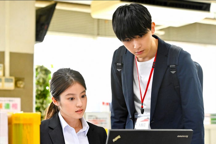 今田美桜、吉沢亮/「『半沢直樹II エピソードゼロ』~狙われた半沢直樹のパスワード~」より(C)TBS