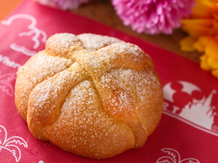 パン・デ・ムエルト(オレンジ入り)400円(C)Disney/Pixar