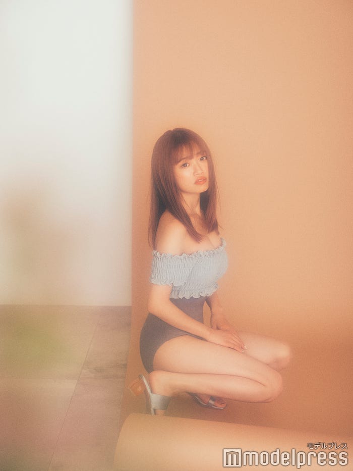 中井りか/水着:DHOLIC/サンダル:RANDA/(C)モデルプレス