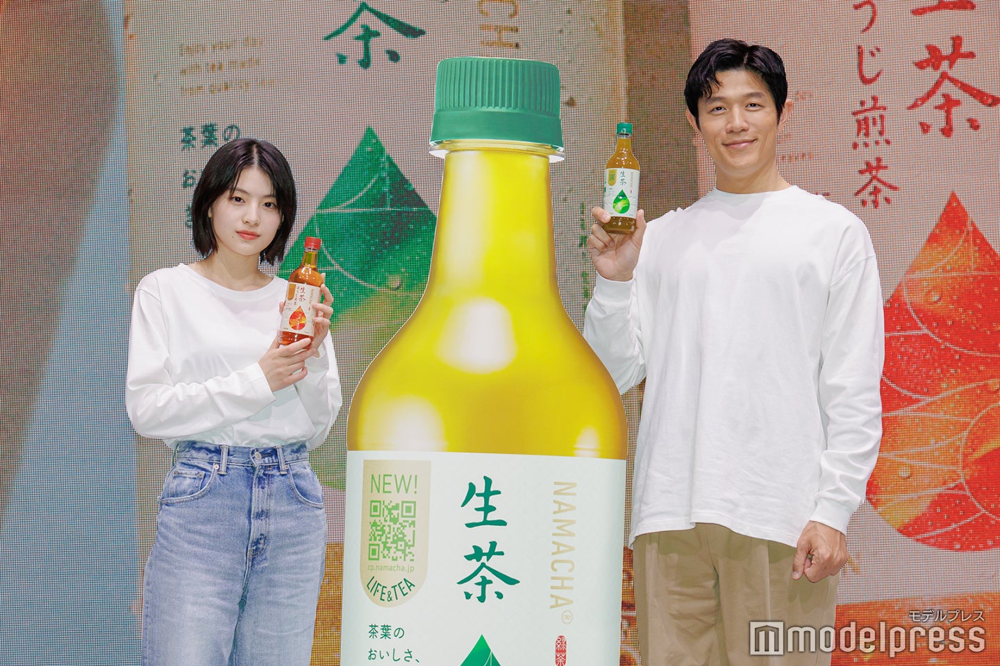 出口夏希、鈴木亮平（C）モデルプレス