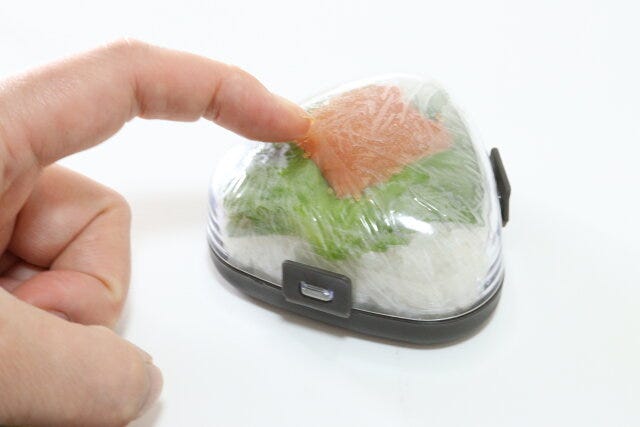 ダイソーのごちそうおにぎりケースは作ってそのまま持ち運べる