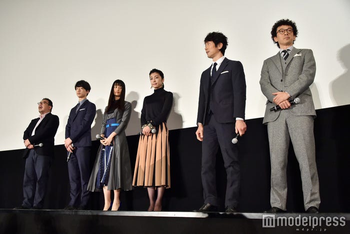 (左から)中村義洋監督、坂口健太郎、橋本愛、竹内結子、佐々木蔵之介、滝藤賢一(C)モデルプレス