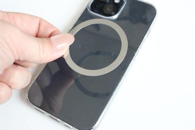 マグネット式ノートパソコン用スマートフォンホルダー　メタルリング