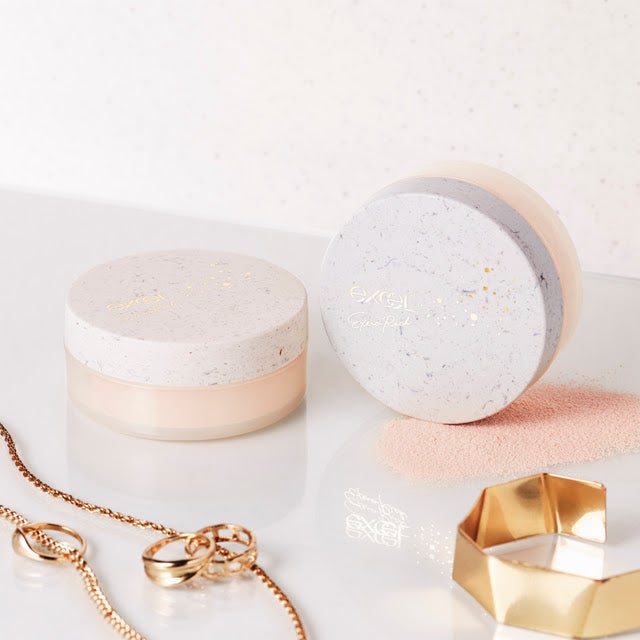 （左から）「エクストラリッチパウダー 01（’21）」「同 02（’21）」（画像提供：常盤薬品工業株式会社）