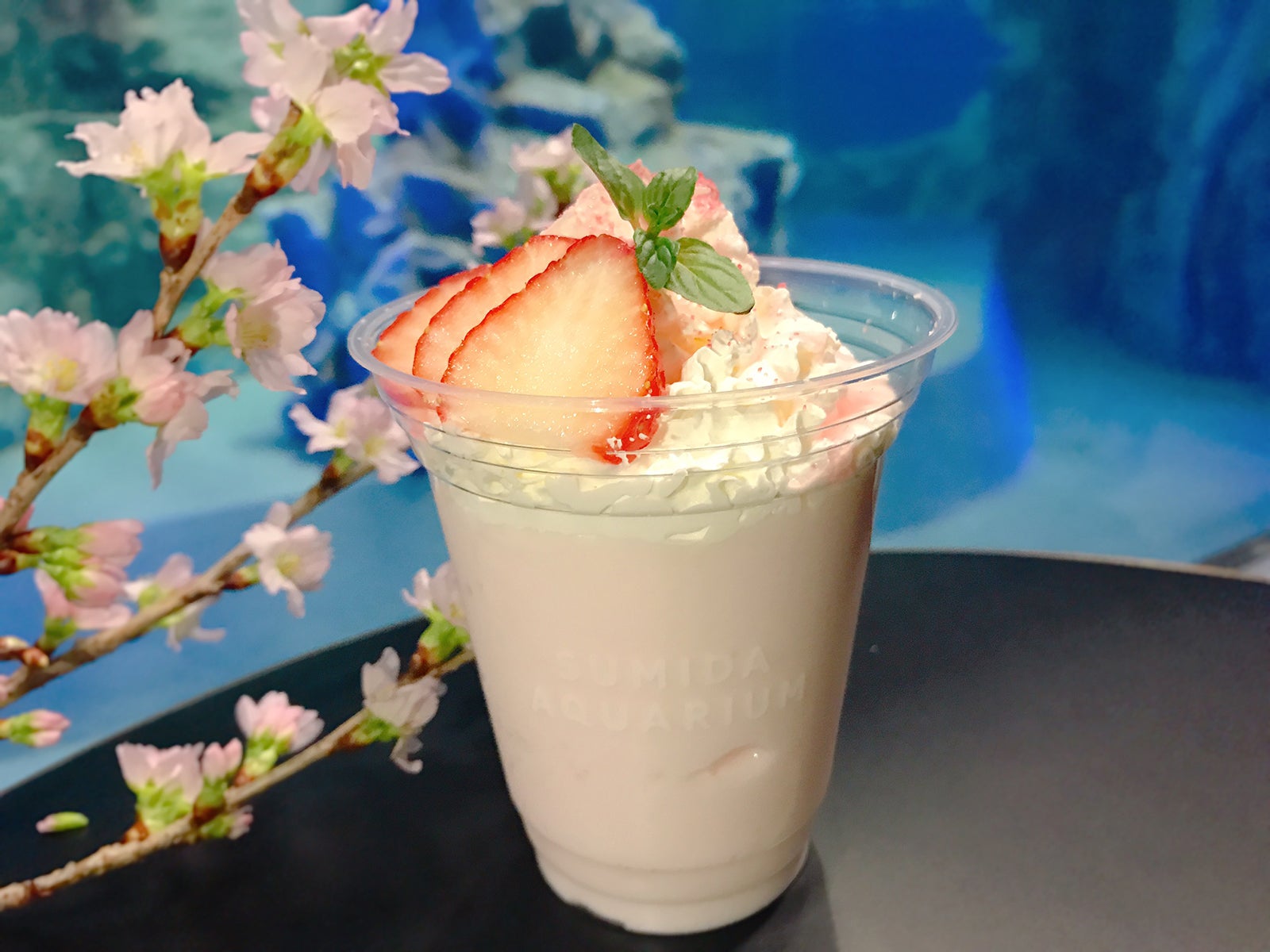 「さくらスムージー」500円（税込）／画像提供：すみだ水族館