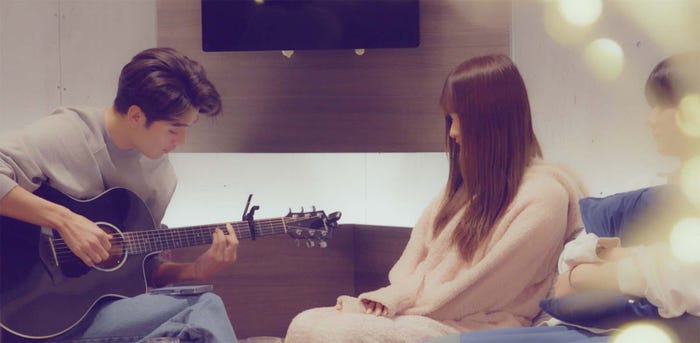 鈴々木響、森脇梨々夏「恋の結末はミュージックビデオで」(C)フジテレビ