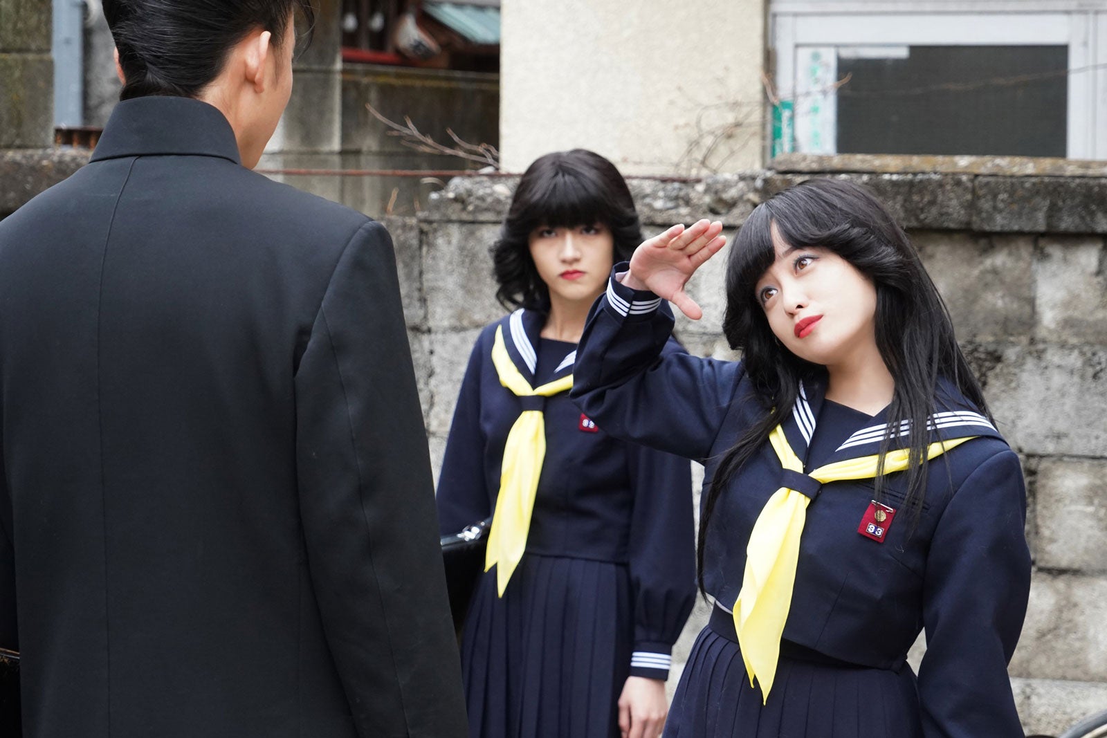 （左から）伊藤健太郎、若月佑美、橋本環奈（C）西森博之／小学館（C）2020「今日から俺は！！劇場版」製作委員会