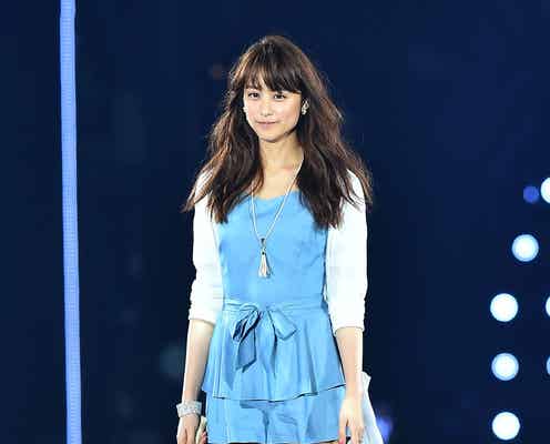 山本美月のスラリ美脚に視線集中 爽やかセットアップコーデを披露<TGC2016 S/S>
