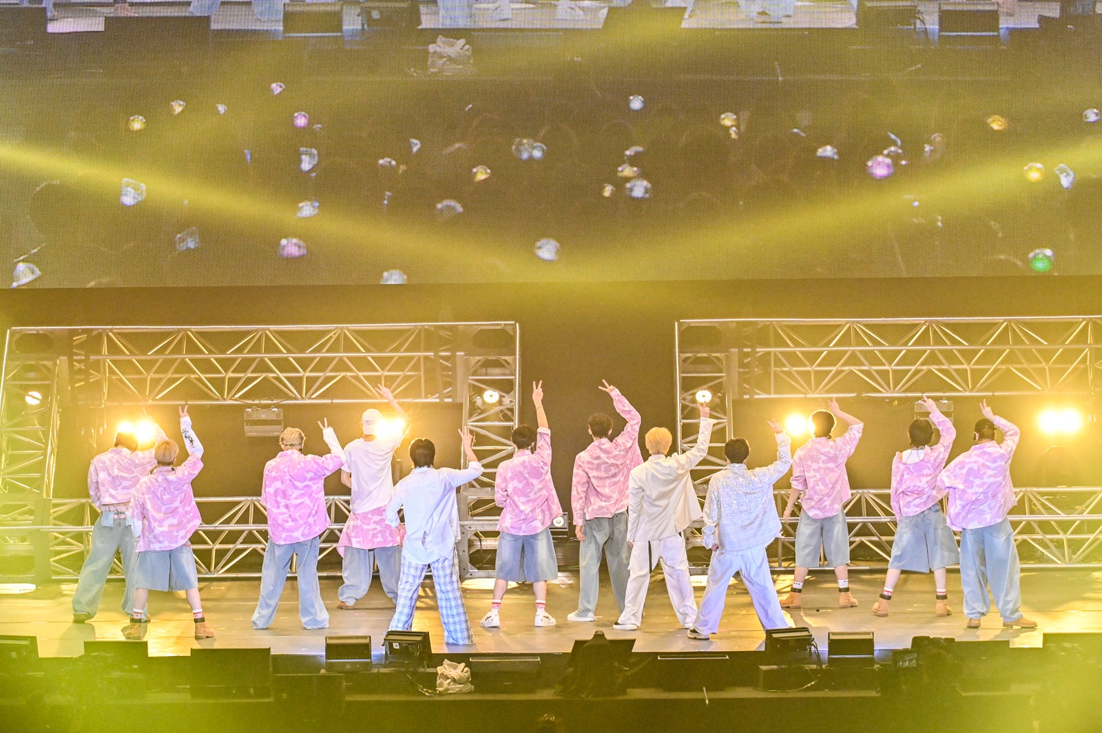 &TEAM、FANTASTICS（C）ハタサトシ／高田梓／ヨシモリユウナ