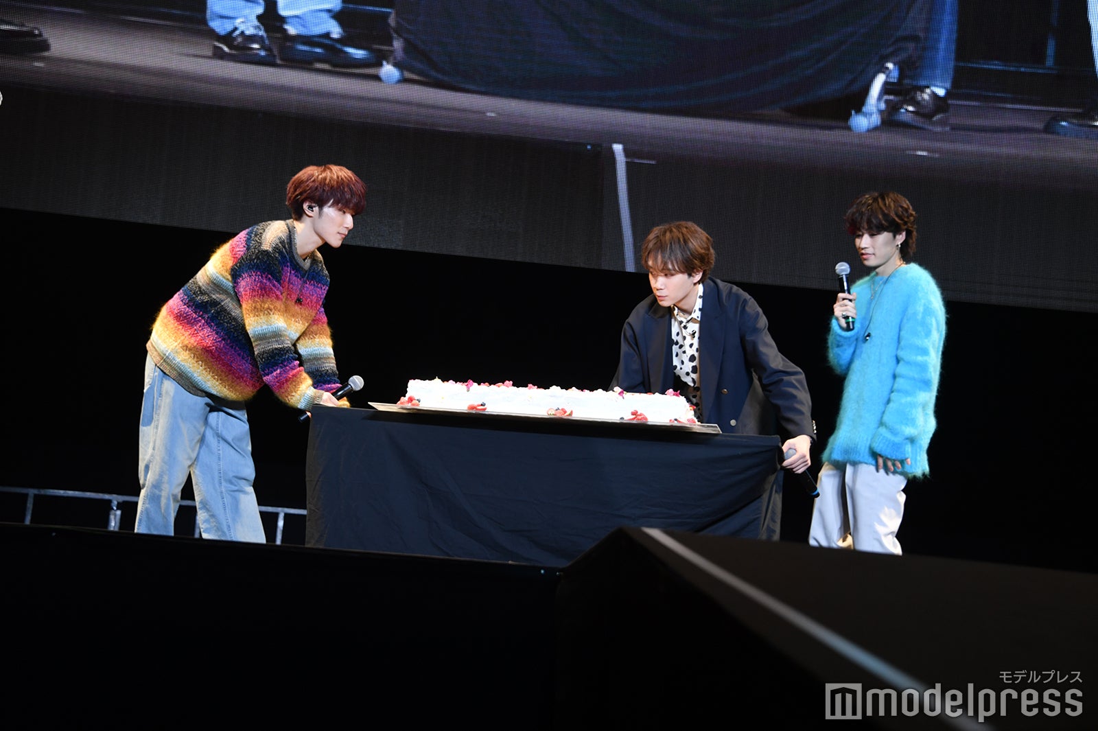 ゆうたのケーキを運ぶあむぎり、ゆうま （C）モデルプレス