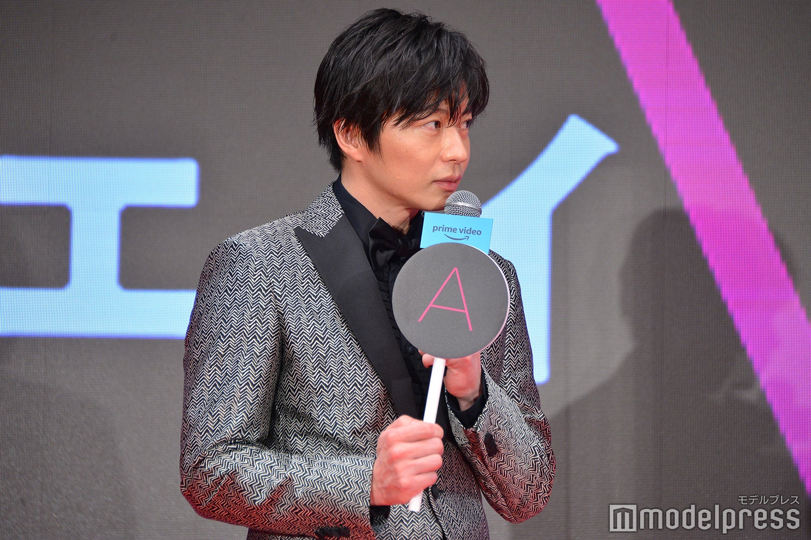 「Z」を出したのにしれっと「A」に変えた田中圭（C）モデルプレス