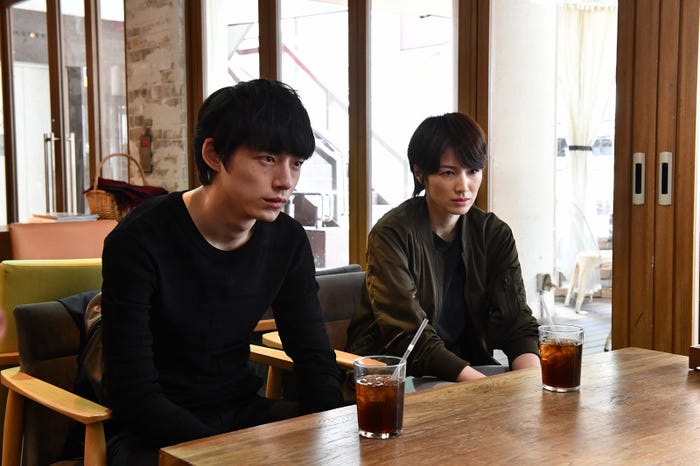 坂口健太郎、吉瀬美智子/『シグナル 長期未解決事件捜査班』より(写真提供:カンテレ)