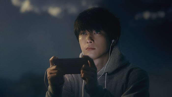 吉沢亮/新CM「スマホ舟」篇(提供写真)