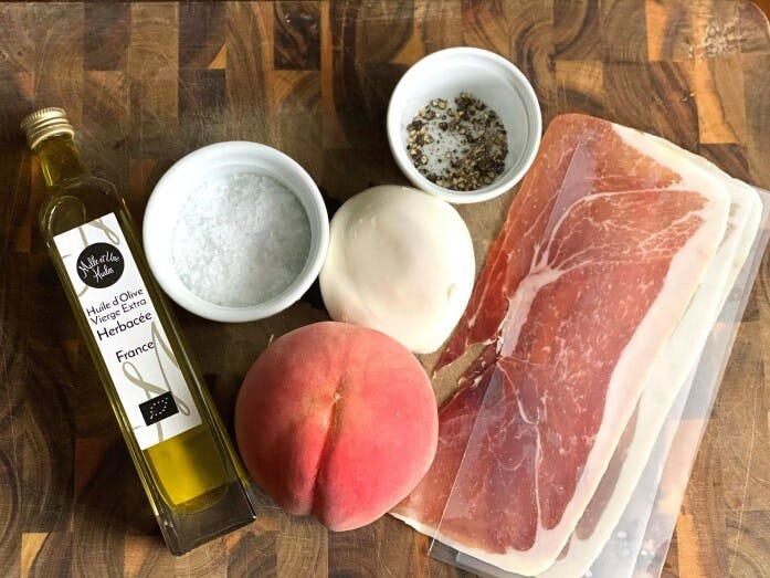 桃モッツァレラの材料は3つ！