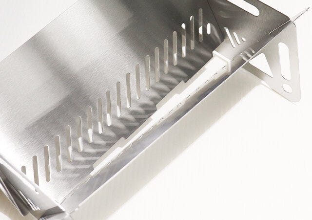 MonoMaster1月号の付録の焚火台としての使用例