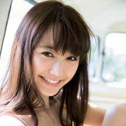 鈴木友菜/写真集「ユウナ」(ワニブックス)より/撮影:唐木貴央