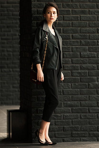 【SET】タック使いクロップドオールインワン+楕円×スティックデザインピアス「STYLEST」5,500円(税別)/画像提供:STYLEST