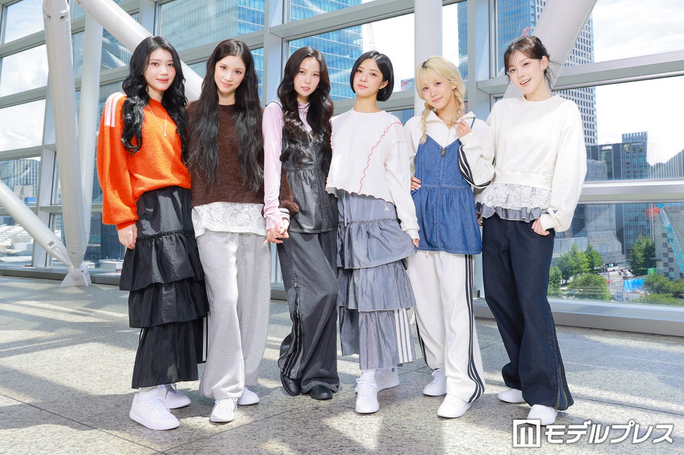 (左から)シャオティン、ヒュニンバヒエ、ユジン、ダヨン、ヒカル、チェヒョン(C)モデルプレス