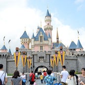 香港ディズニーランド 10周年特別コスチュームが超キュート 記念グッズも 10周年イベント現地レポ モデルプレス