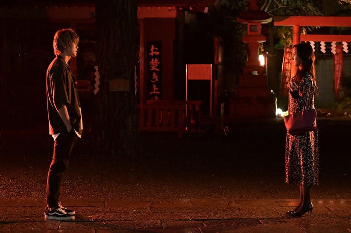 松井玲奈、眞栄田郷敦「プロミス・シンデレラ」第9話より(C)TBS