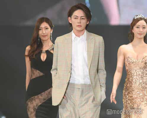 北海道出身・三崎優太、美乳美女と登場 凱旋ランウェイに喜び「北海道に生まれてよかった」【札幌コレクション2024SS】