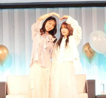 菅井友香＆中村ゆりか 熱烈ファンのポーズ要望に笑顔で対応「ハート！」「近づいて！」「キャー！」と歓声
