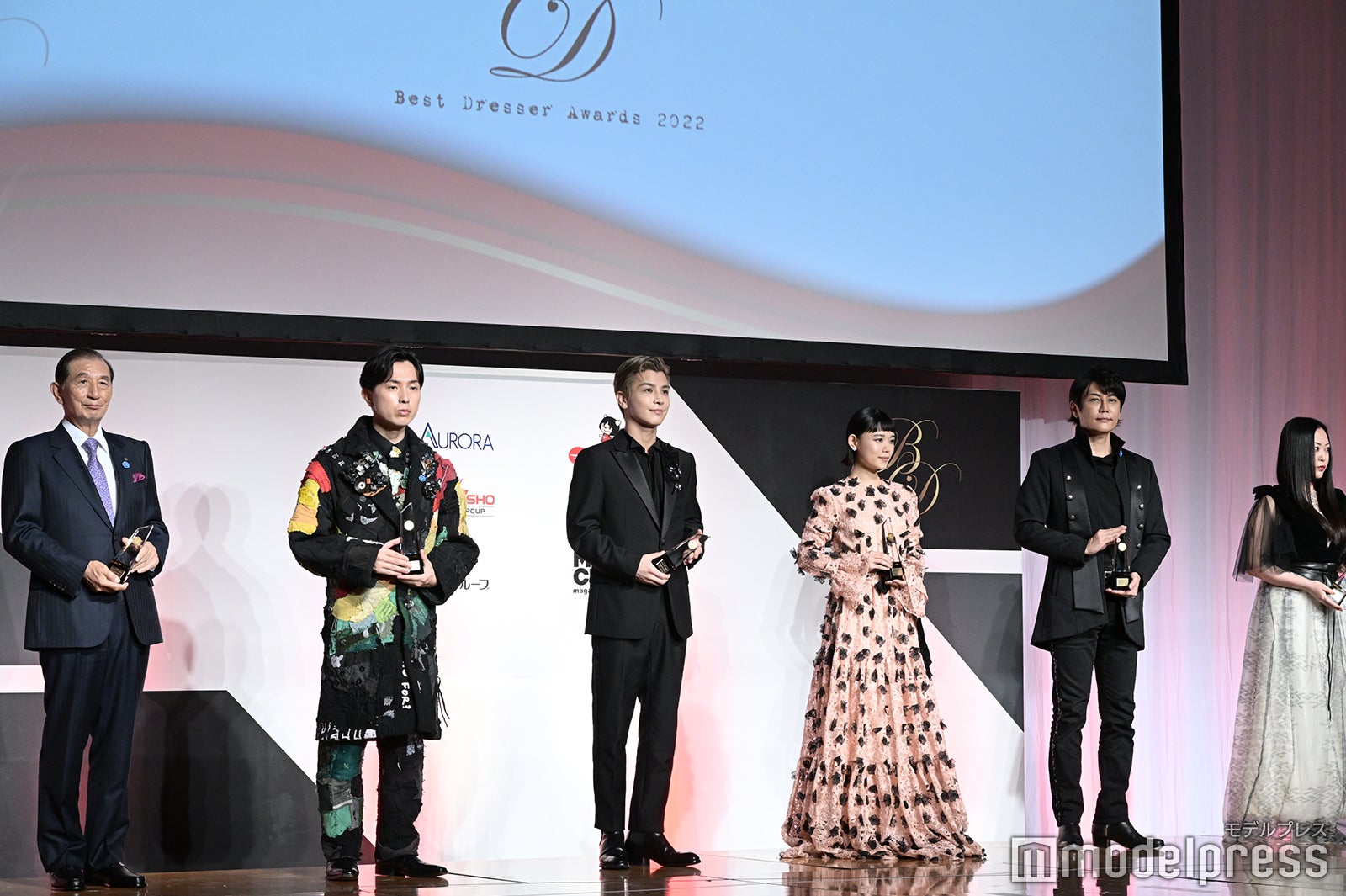 野本弘文氏（東急株式会社 代表取締役会長）、長坂真護氏、岩田剛典、杉咲花、メイガス、大水綾子氏（C）モデルプレス