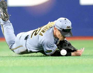 阪神・福島 プロ初盗塁も悔し 守備で捕り損ね＆好機で凡打「明日またチームの力になれるようにやっていきたい」