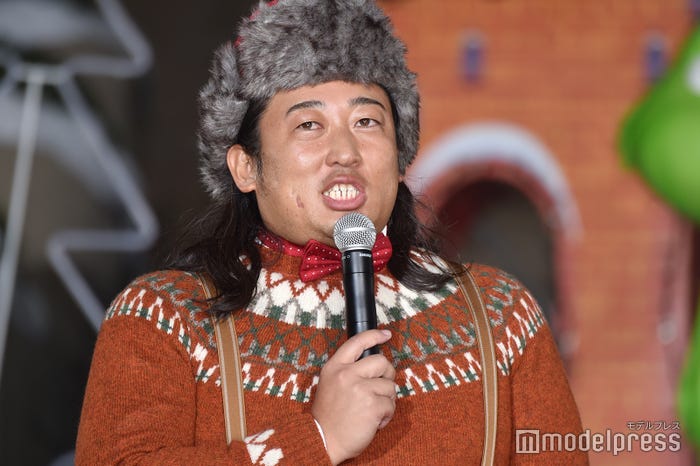 秋山竜次 (C)モデルプレス
