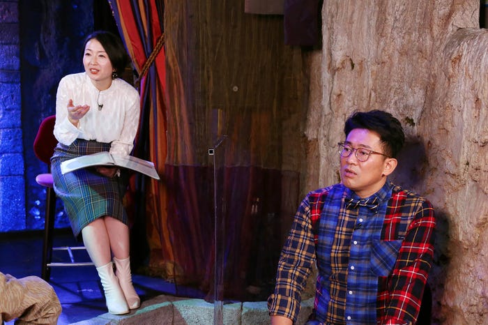 狩野恵里アナウンサー、ビビる大木(C)テレビ東京