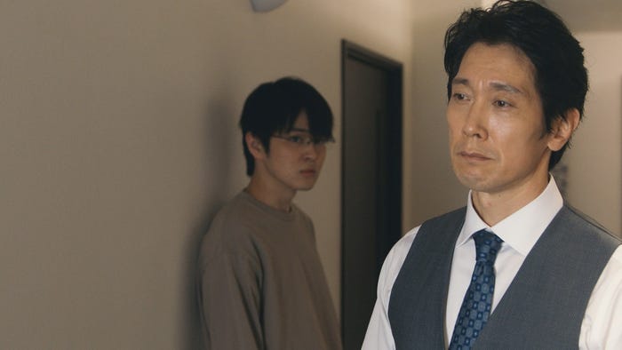 望月歩、佐々木蔵之介(C)2022 Amazon Content Services, LLC OR ITS AFFILIATES. All Rights Reserved.