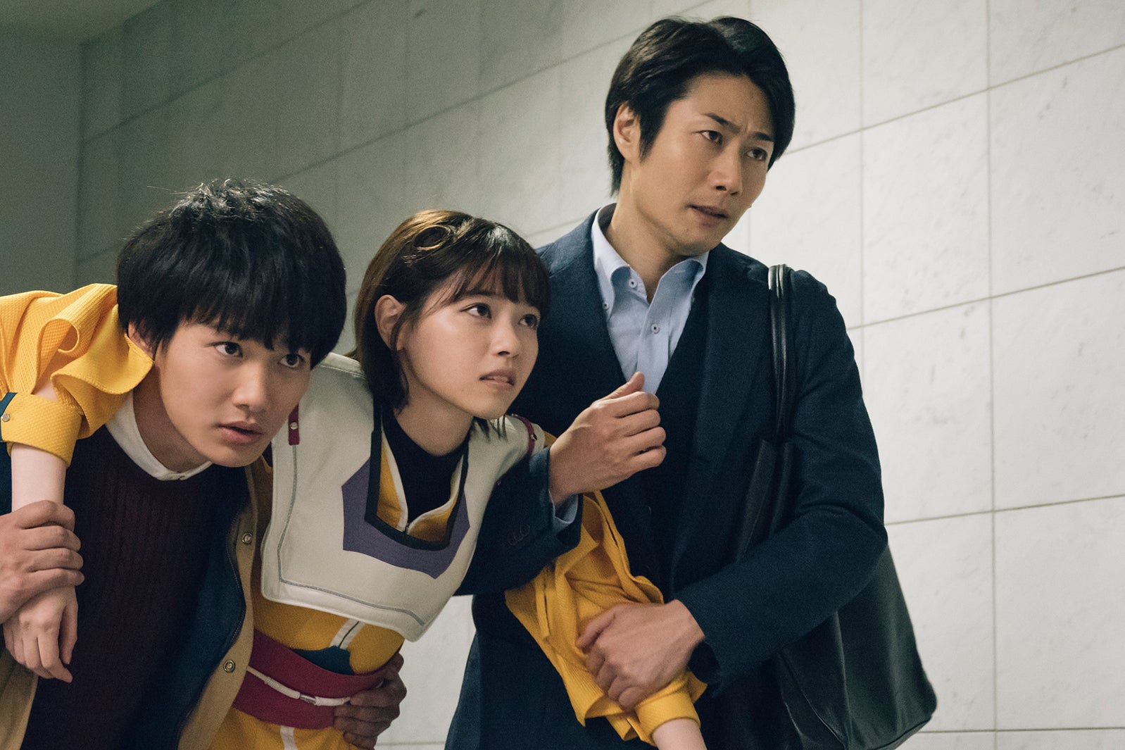 野村周平、西野七瀬、戸次重幸／「電影少女」第10話より（C）「電影少女2018」製作委員会