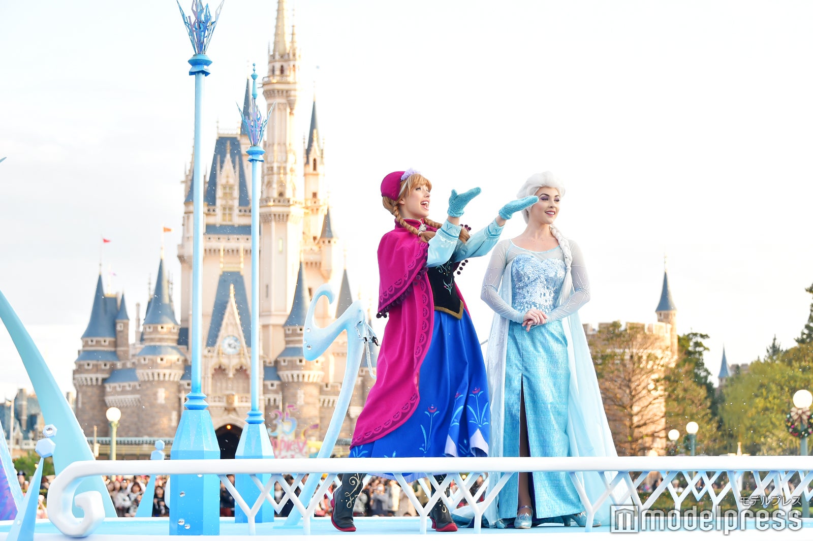 アナ、エルサ／「ディズニー・クリスマス・ストーリーズ」／東京ディズニーランド（C）モデルプレス（C）Disney