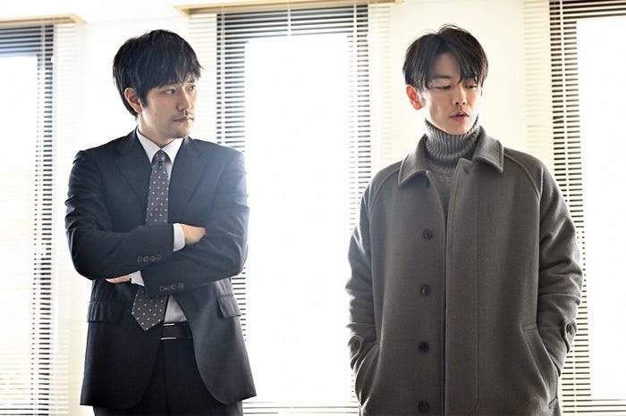 松山ケンイチ、佐藤健/ 「100万回 言えばよかった」第4話より(C)TBS