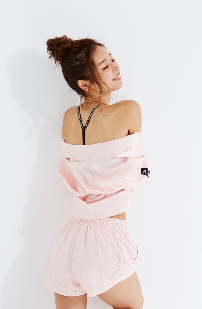 加治ひとみ(提供画像)