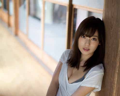 池上紗理依、くっきり谷間の豊満バストで悩殺