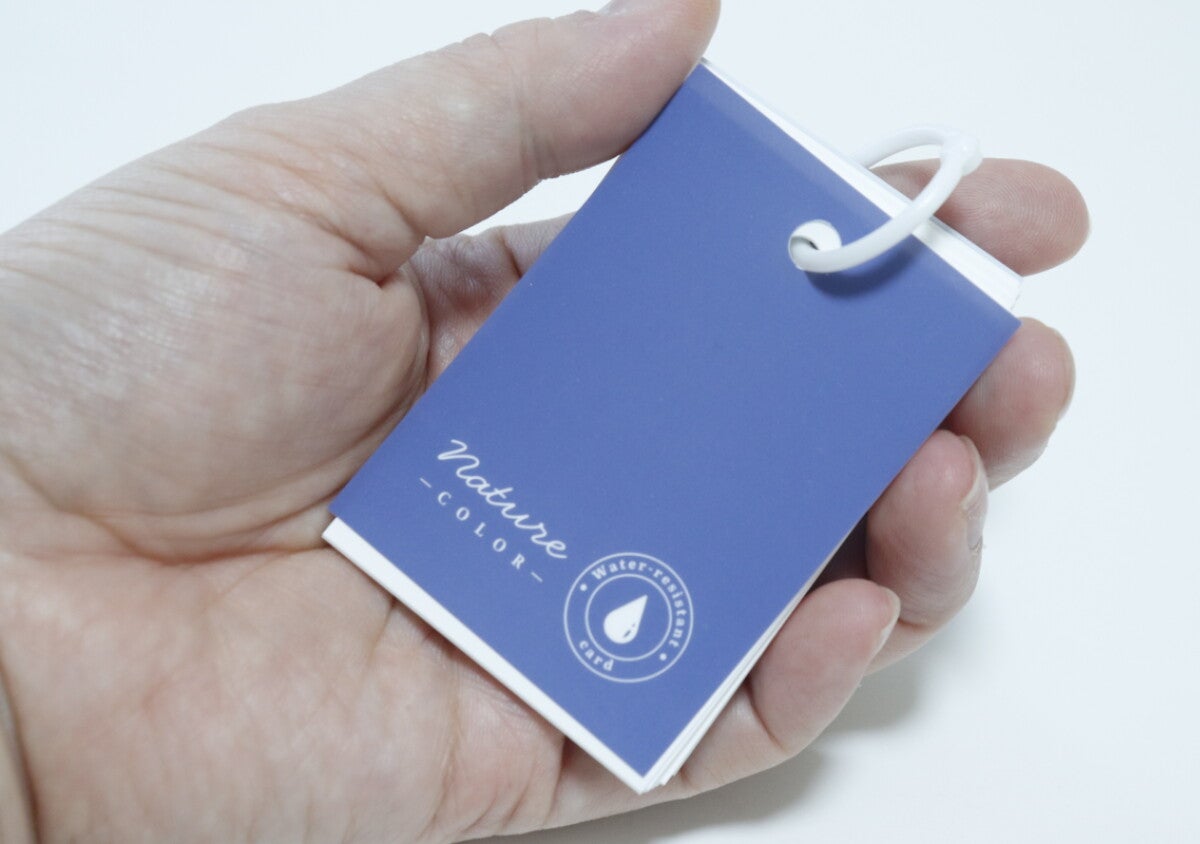 えっ…これ100均に売ってるん！？水に濡れても破れないって凄い！驚くほどタフな優秀文具