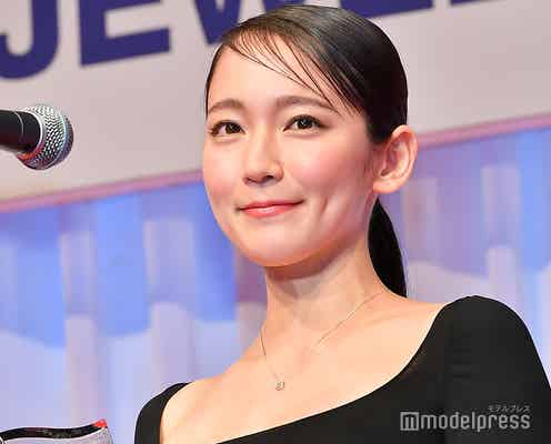 吉岡里帆、胸元SEXYな黒ドレスで大人の輝き「日本ジュエリーベストドレッサー賞」表彰式に常盤貴子・浜辺美波ら豪華集結<写真特集>