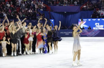 坂本花織の自撮りに世界が反響 国籍＆性別超えみんなが笑顔「五輪の理想を表現」「最高の笑顔やん」ISU公開「みなさん待ってましたよね？」