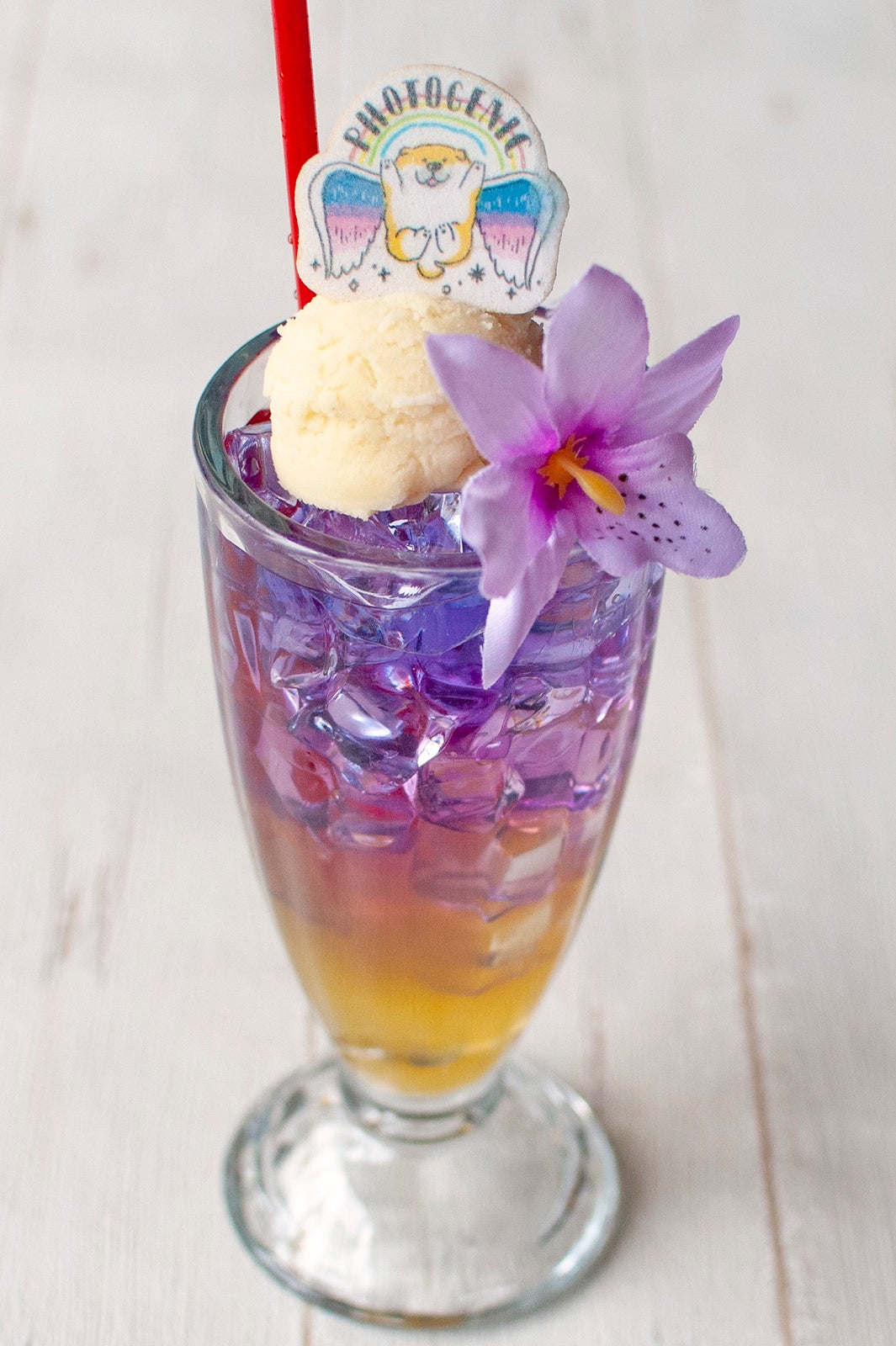 むちころのバタフライピーティーフロート　800円／画像提供：東急ハンズ