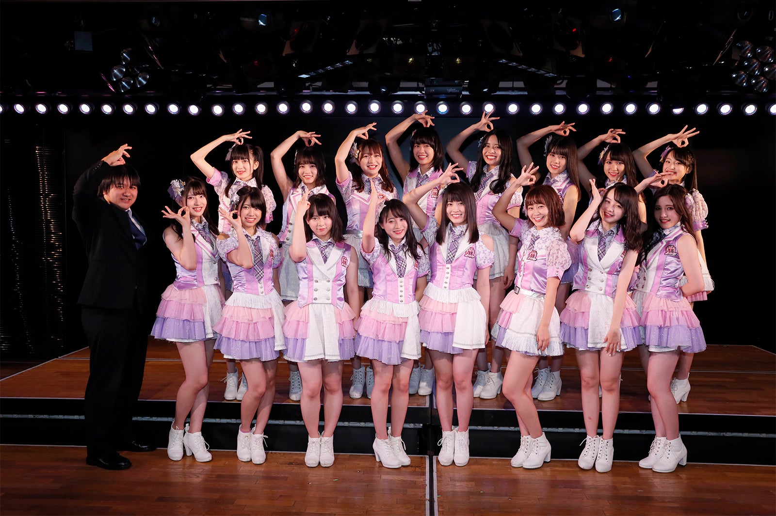 AKB48チーム8／AKB48チーム8「その雫は、未来へと繋がる虹になる。」公演（C）AKS