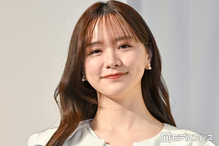 森香澄、ミニワンピから美脚披露 未公開お気に入りショットに反響「脚線美」「色っぽい」