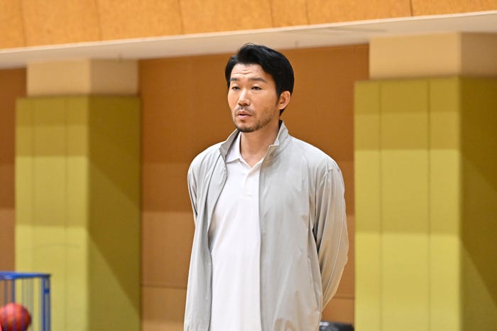 高橋努「キャスター」(C)TBS