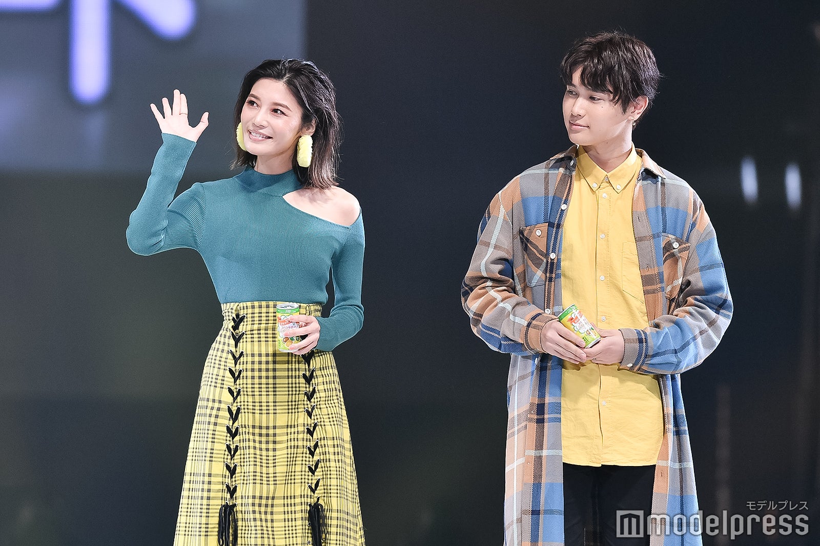 島袋聖南、池添俊亮（C）モデルプレス