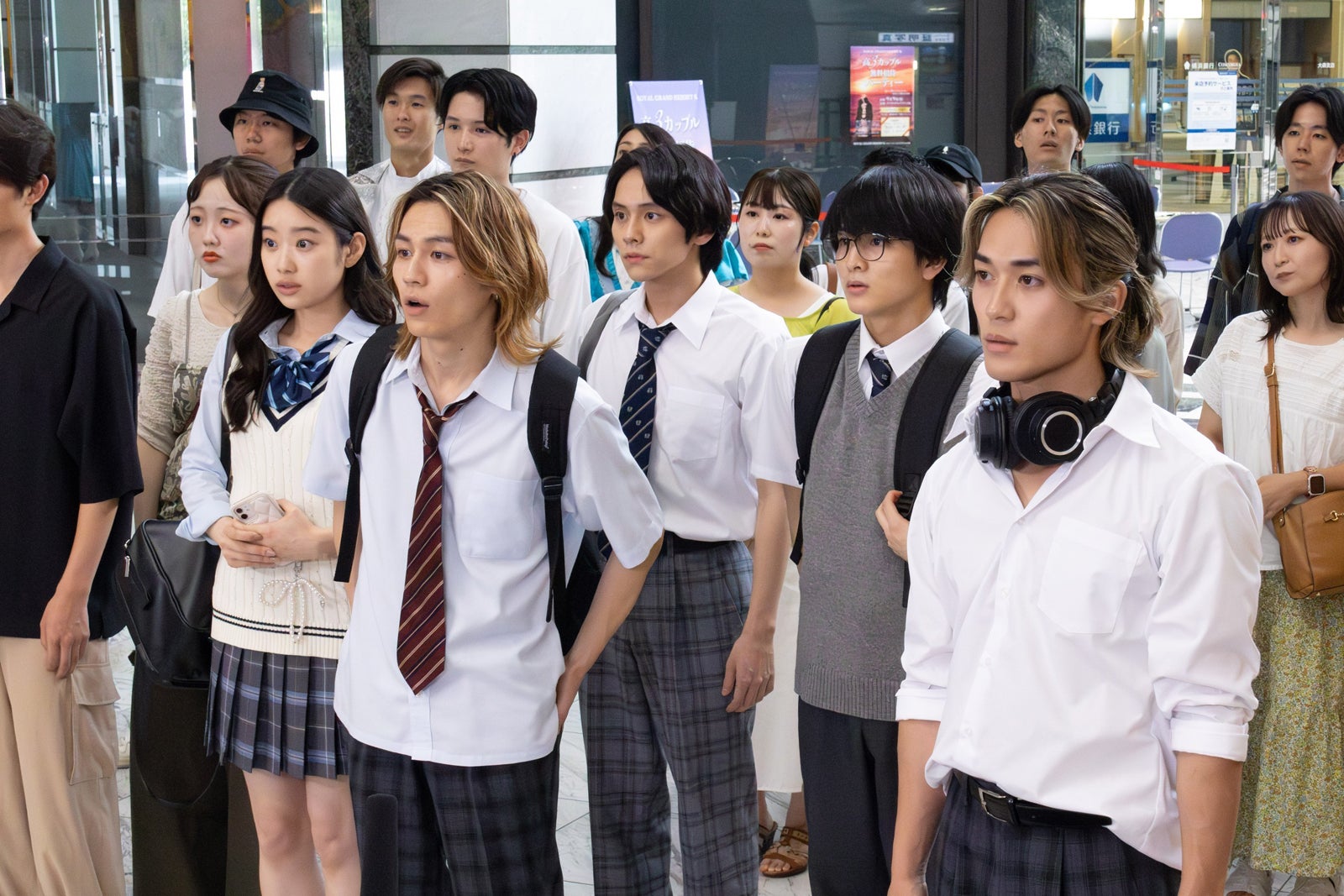 （左から）倉沢杏菜、松田元太、山下幸輝、柏木悠、砂田将宏「ビリオン×スクール」第6話より（C）フジテレビ