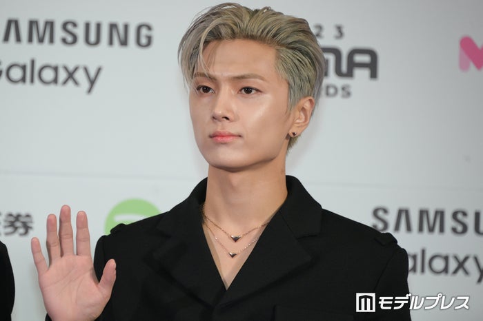 ENHYPEN・JAY、膝の負傷でツアー着席出演へ「ウマチュン」イベントは欠席