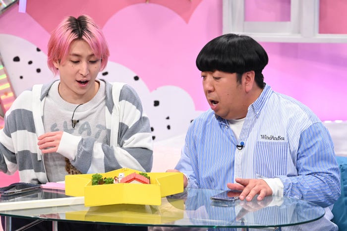 佐久間大介、日村勇紀(C)日本テレビ