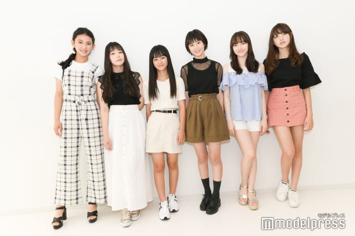 821/(左から)カンナ、レイア、リコ、ユリナ、エマ、アオ(C)モデルプレス
