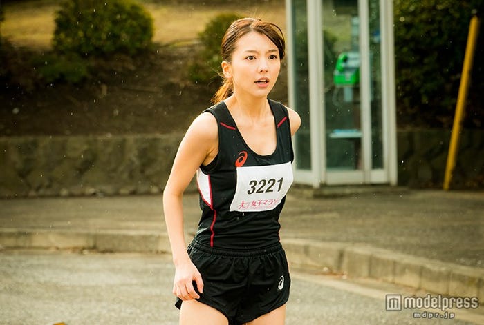 真野恵里菜(C)2015リアル鬼ごっこ学級委員会