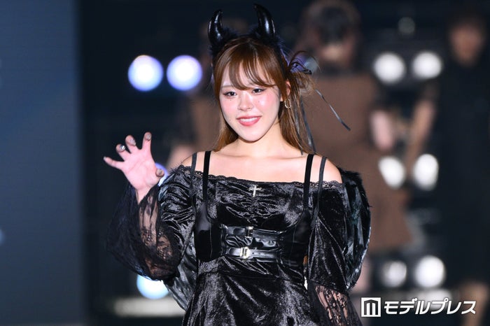 登録者数90万超美人YouTuber、透明感溢れる新ヘア披露「可愛さ増し増し」「肌が明るく見える」の声